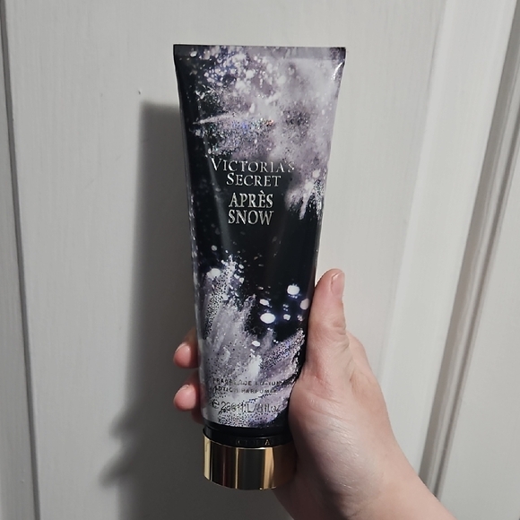 NWT Victoria's Secret Après Snow Body Lotion - Picture 1 of 5